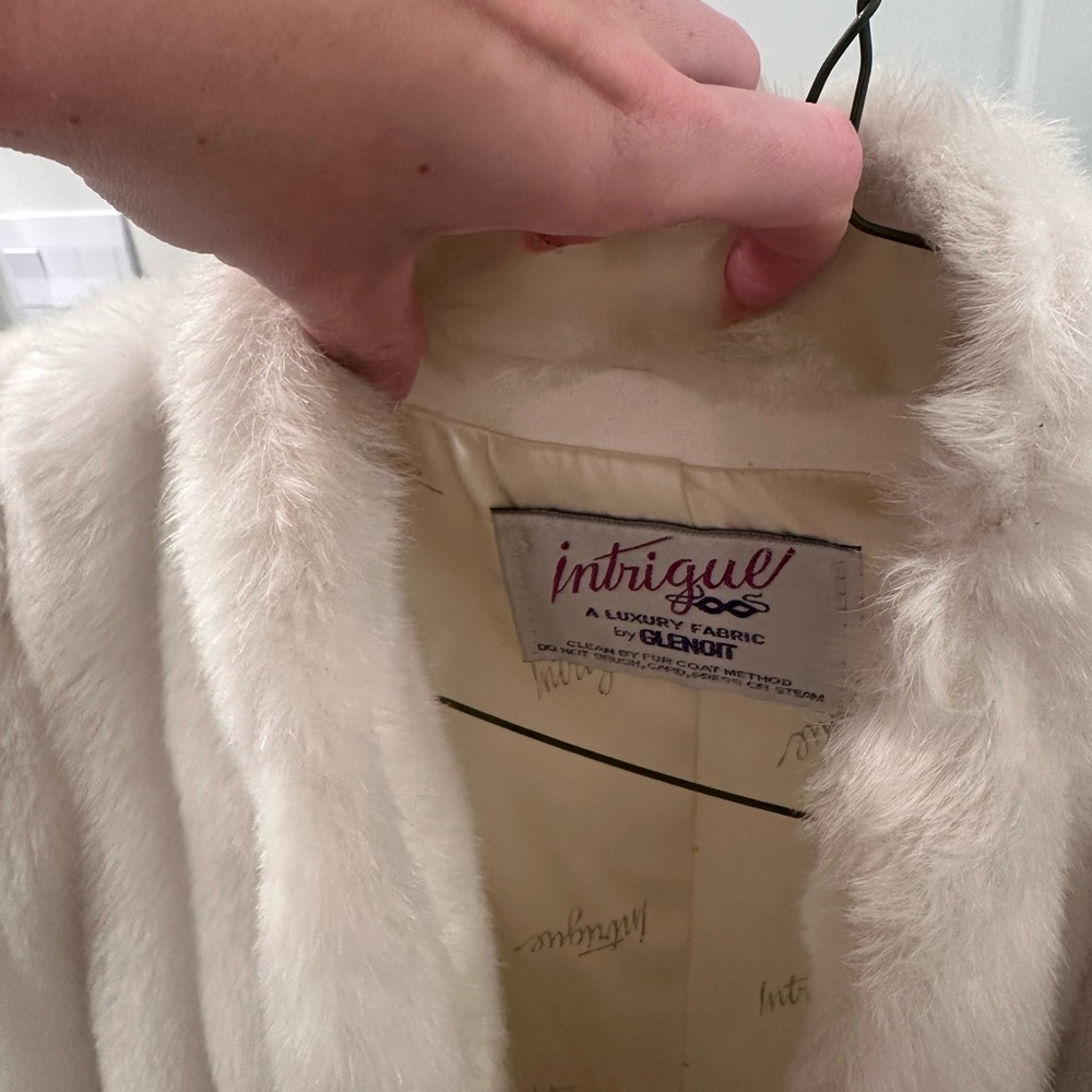 Vintage White Faux Fur Coat - Picture 2 of 4